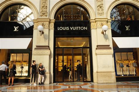 louis vuitton beograd|Vučić još jednom najavio dolazak Luj Vitona .